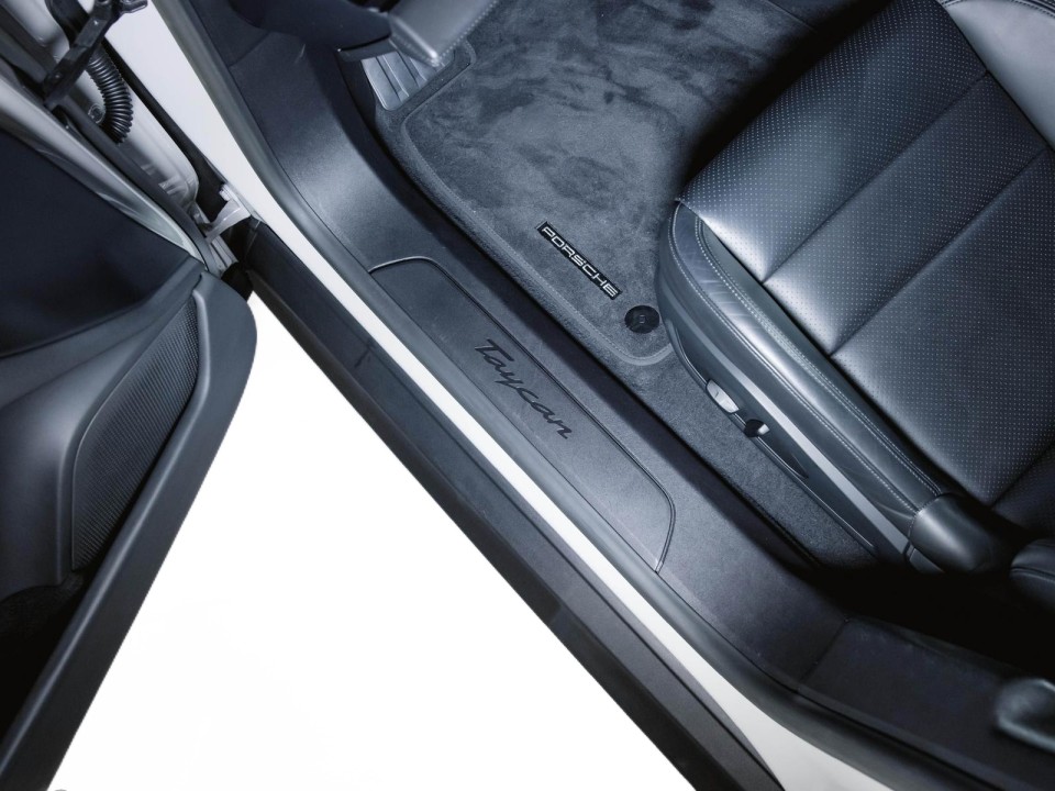 Porsche Taycan - foto 30