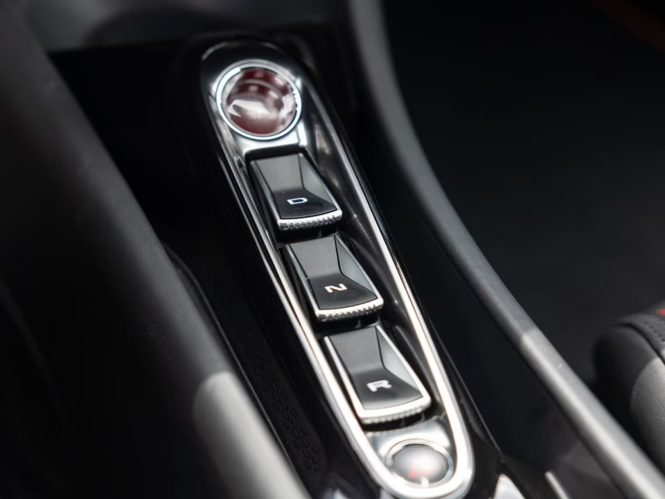 McLaren Artura - foto 15