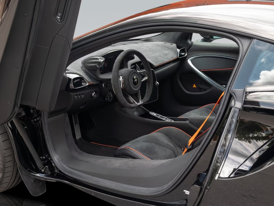 McLaren Artura - foto 11