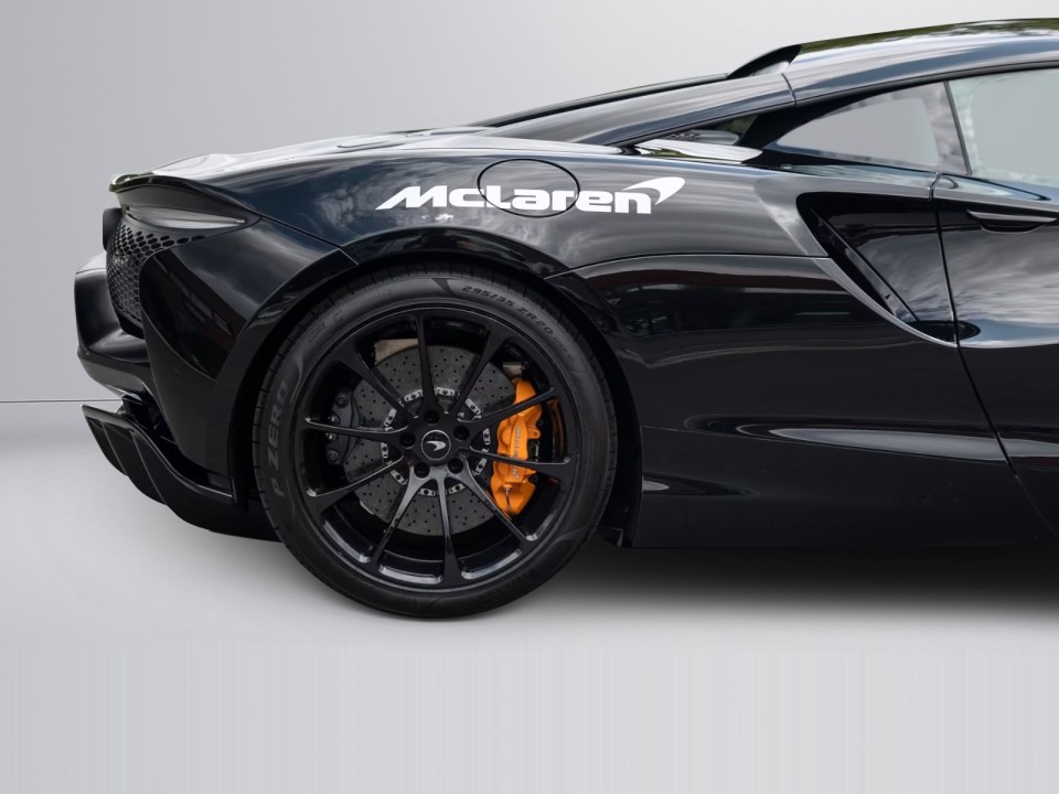 McLaren Artura - foto 27