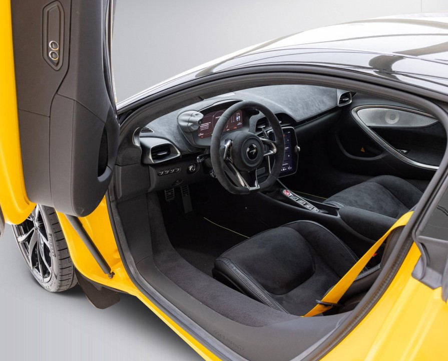 McLaren Artura - foto 12