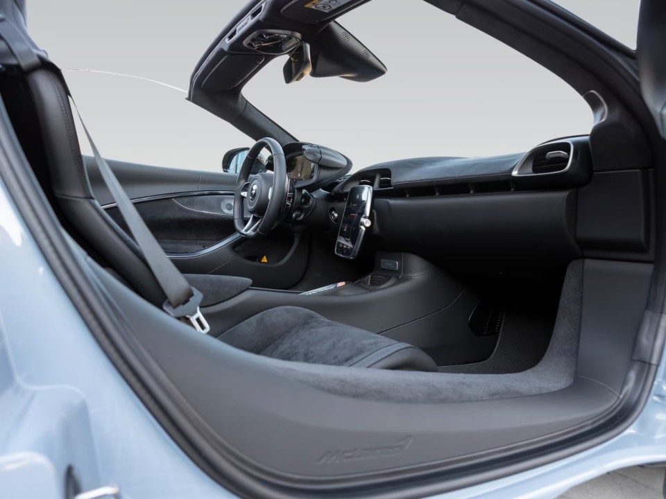 McLaren Artura Spider - foto 12