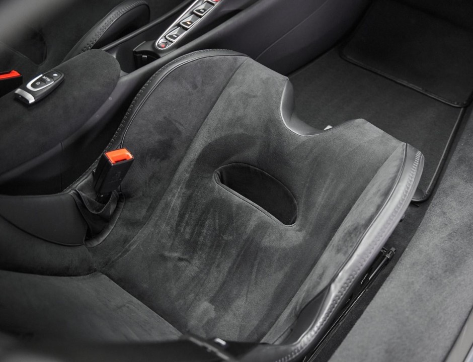 McLaren Artura - foto 10