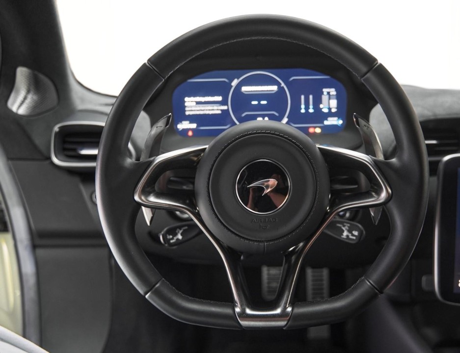 McLaren Artura - foto 13