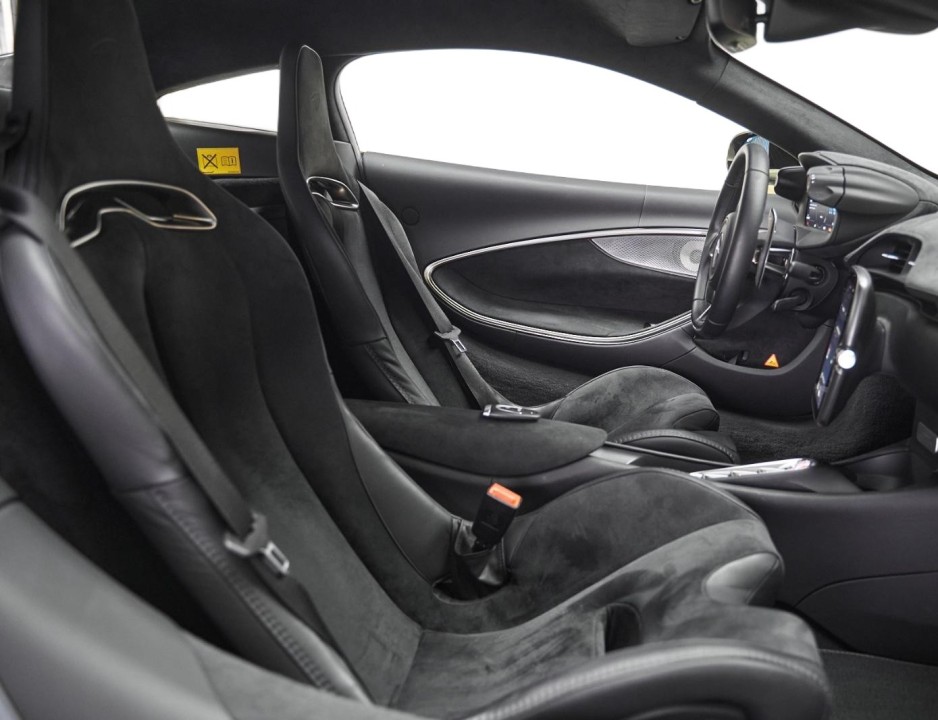 McLaren Artura - foto 11