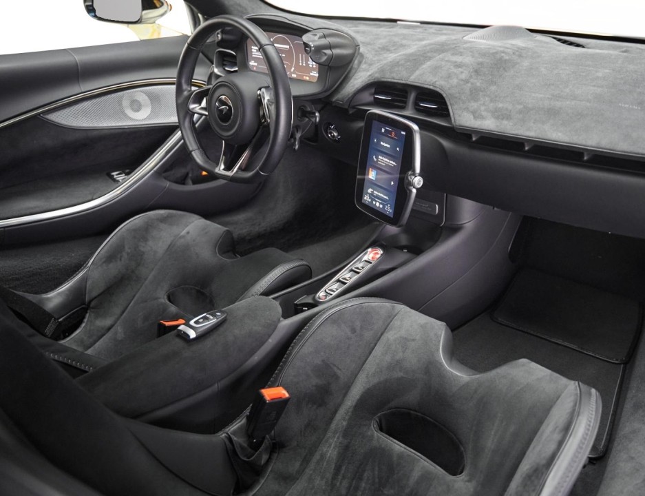 McLaren Artura - foto 12