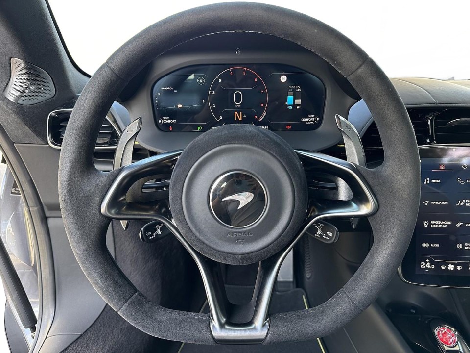 McLaren Artura - foto 13