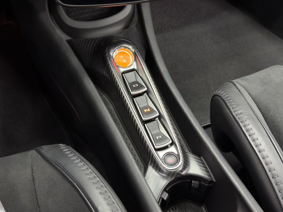 McLaren Artura - foto 17