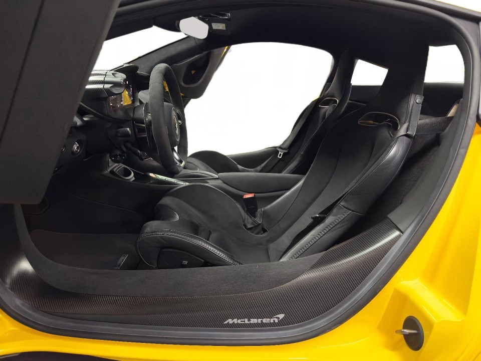 McLaren Artura - foto 11