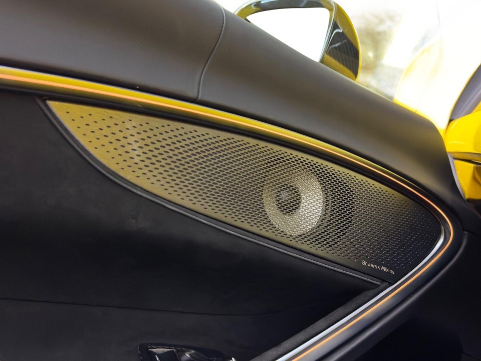 McLaren Artura - foto 18