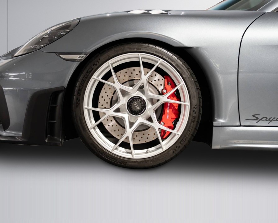 Porsche 718 Spyder RS - foto 30