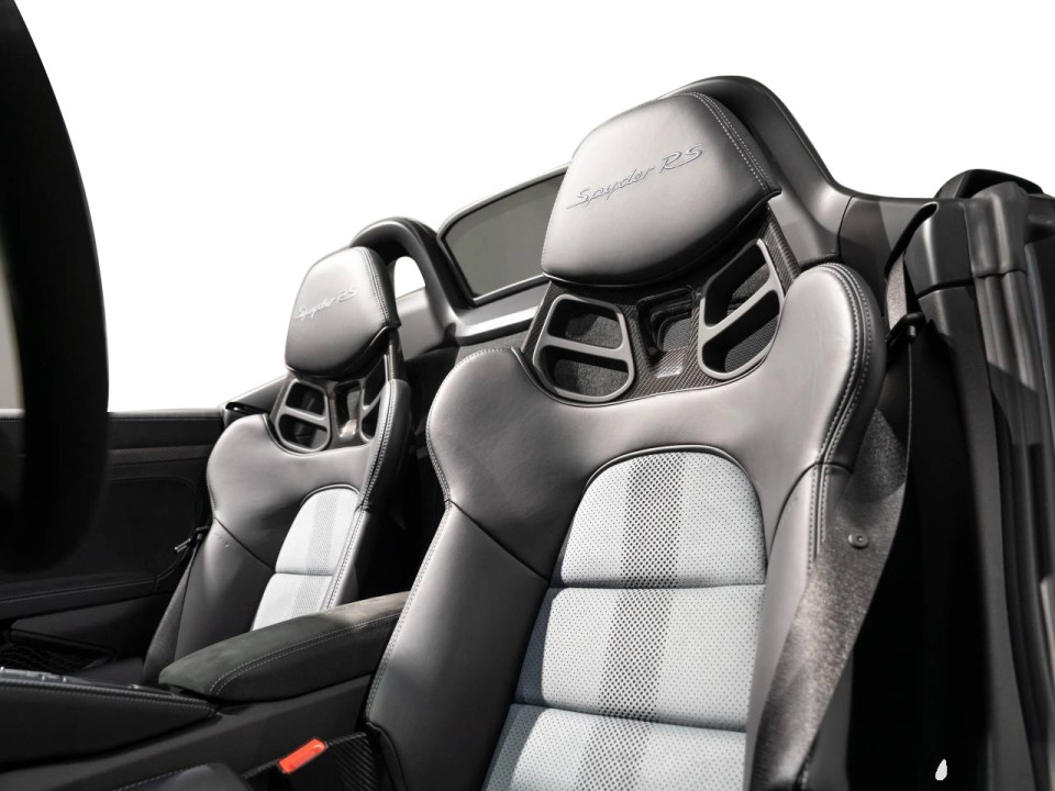 Porsche 718 Spyder RS - foto 11