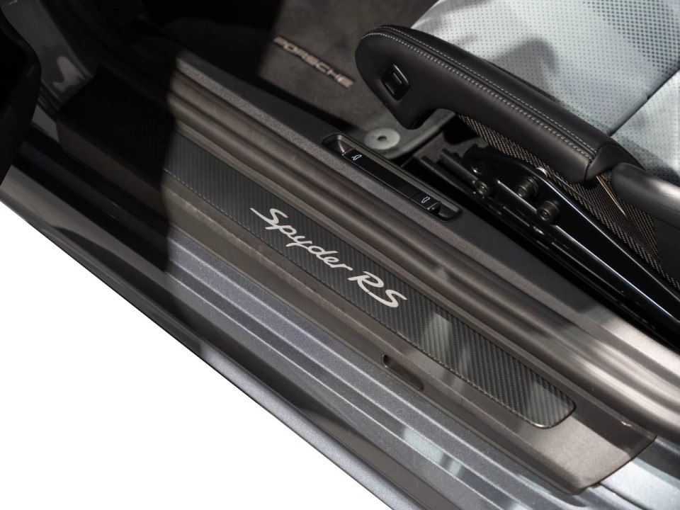 Porsche 718 Spyder RS - foto 22