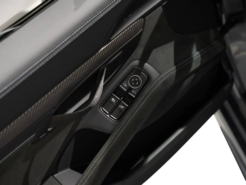 Porsche 718 Spyder RS - foto 23