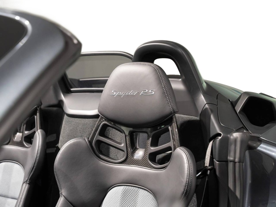 Porsche 718 Spyder RS - foto 12
