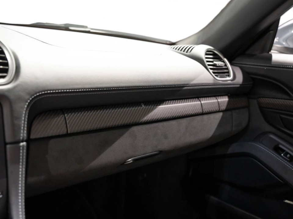 Porsche 718 Spyder RS - foto 24