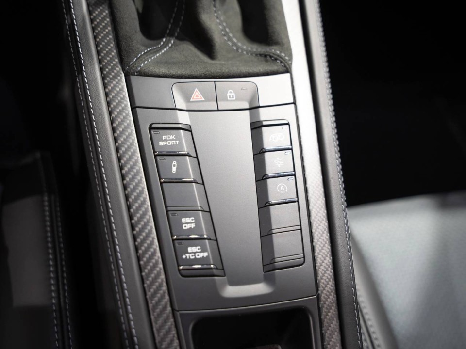 Porsche 718 Spyder RS - foto 18