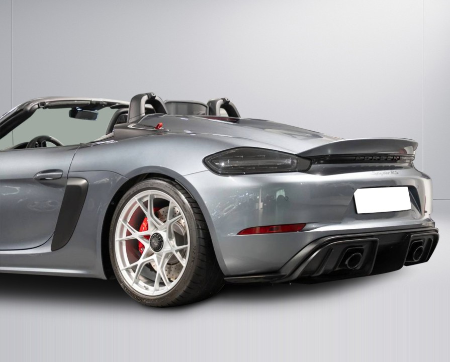 Porsche 718 Spyder RS - foto 8