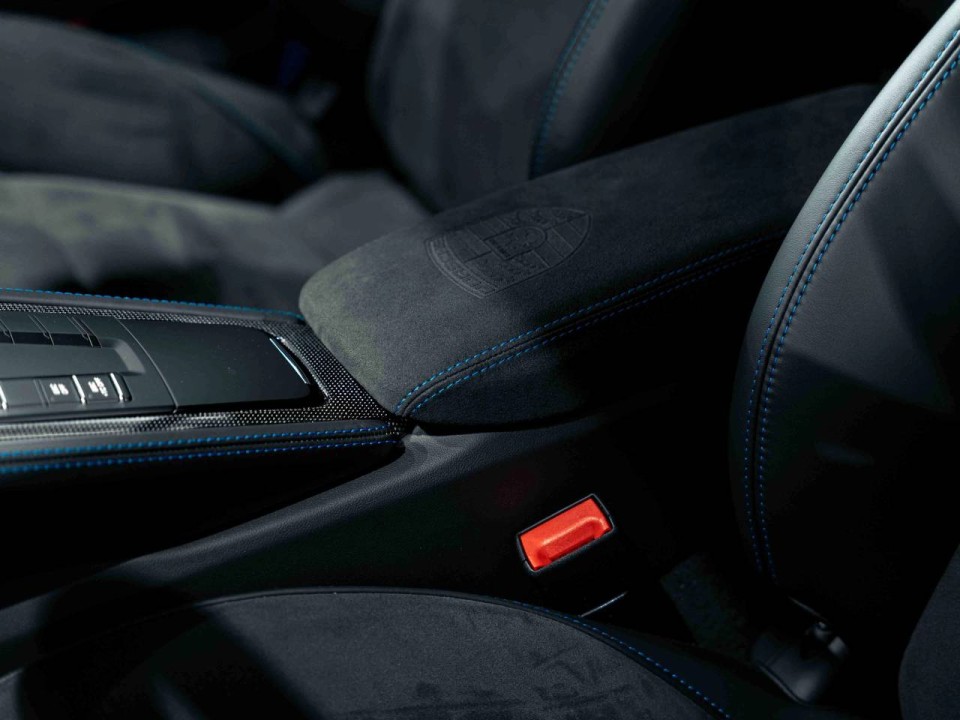 Porsche 718 Cayman GT4 - foto 12