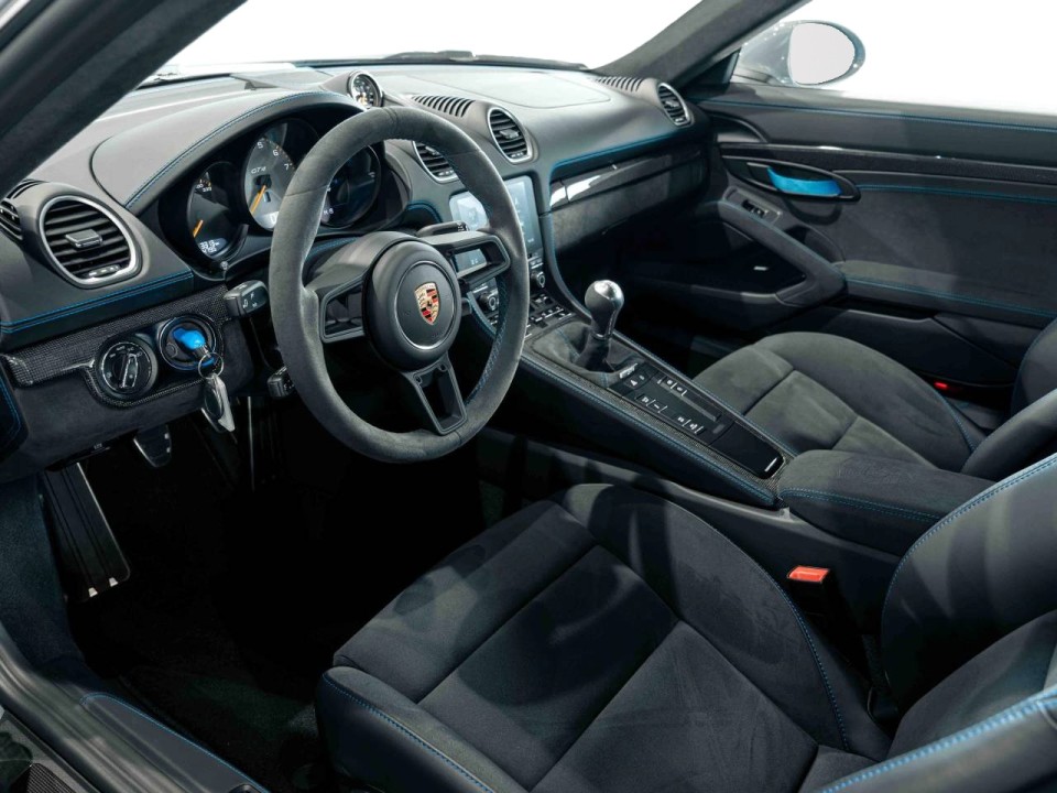 Porsche 718 Cayman GT4 - foto 6