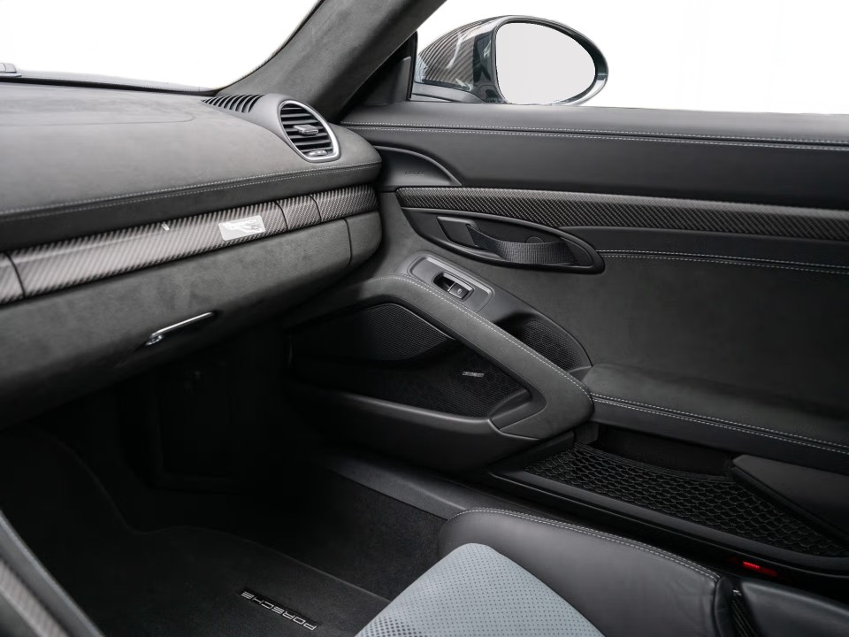 Porsche 718 Cayman GT4 RS - foto 20