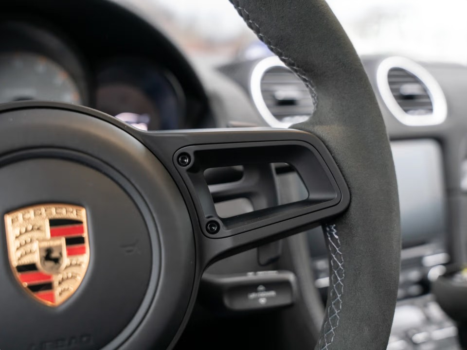 Porsche 718 Cayman GT4 RS - foto 9