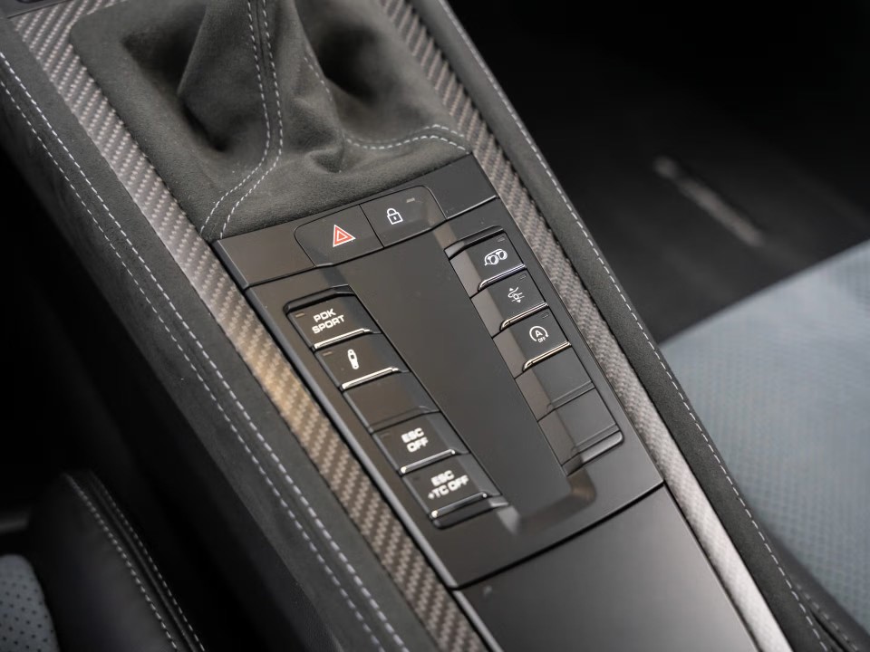 Porsche 718 Cayman GT4 RS - foto 15