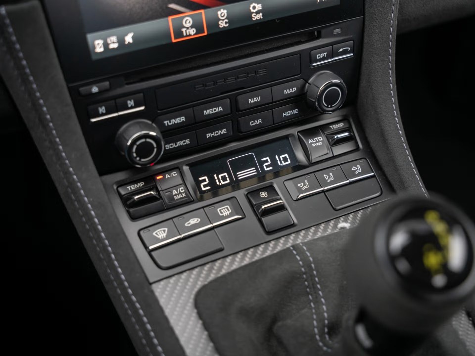 Porsche 718 Cayman GT4 RS - foto 14