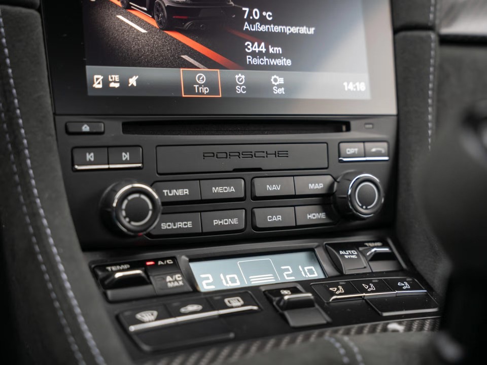 Porsche 718 Cayman GT4 RS - foto 16