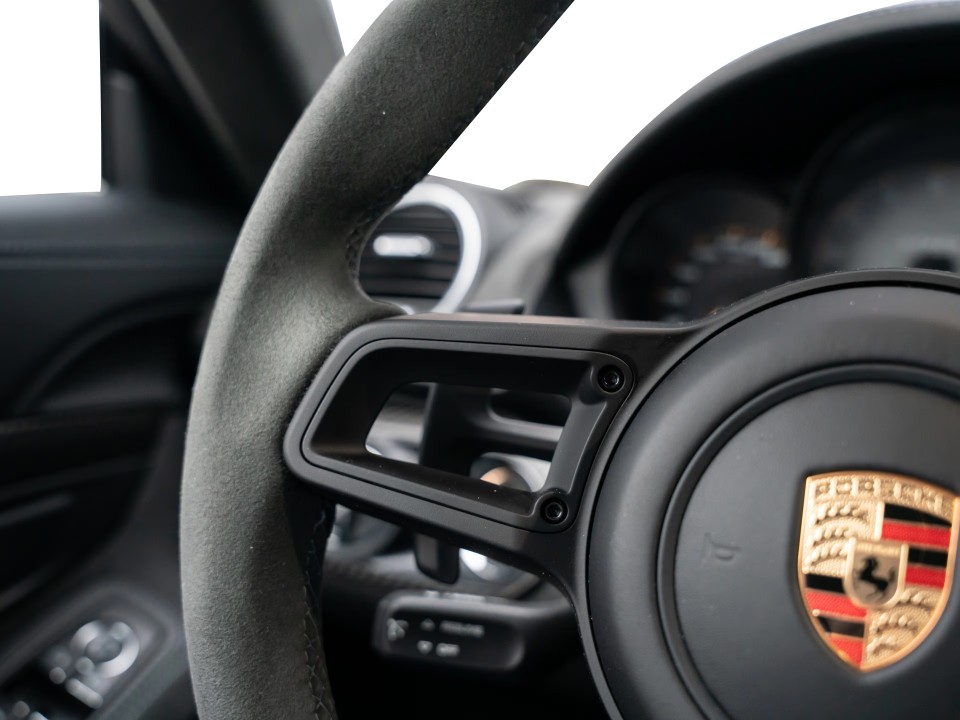 Porsche 718 Cayman GT4 RS - foto 8