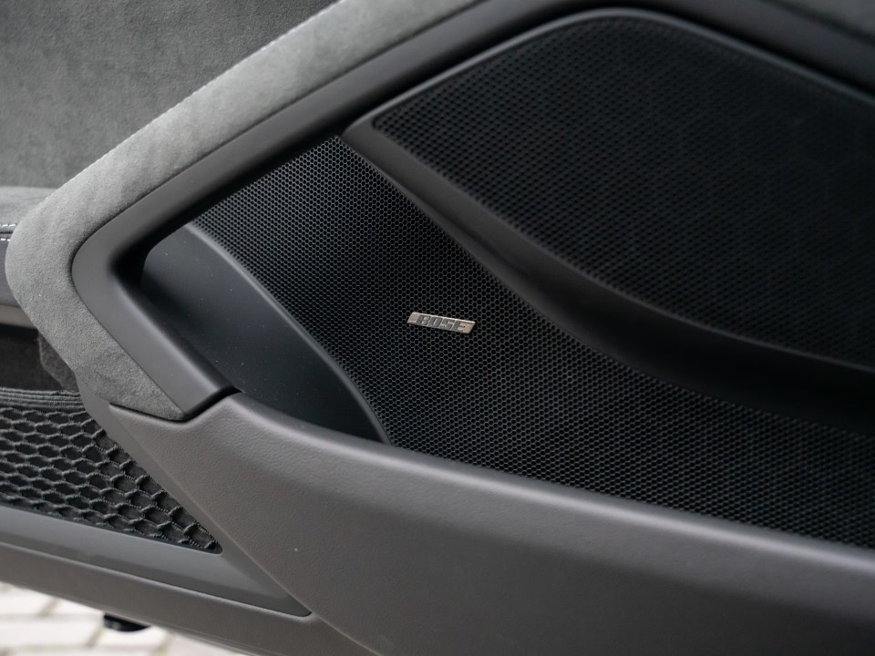 Porsche 718 Cayman GT4 RS - foto 21