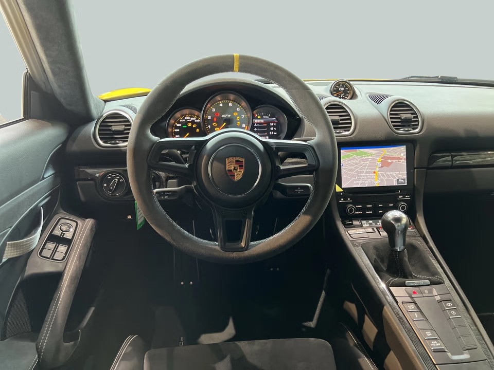 Porsche 718 Cayman GT4 - foto 7