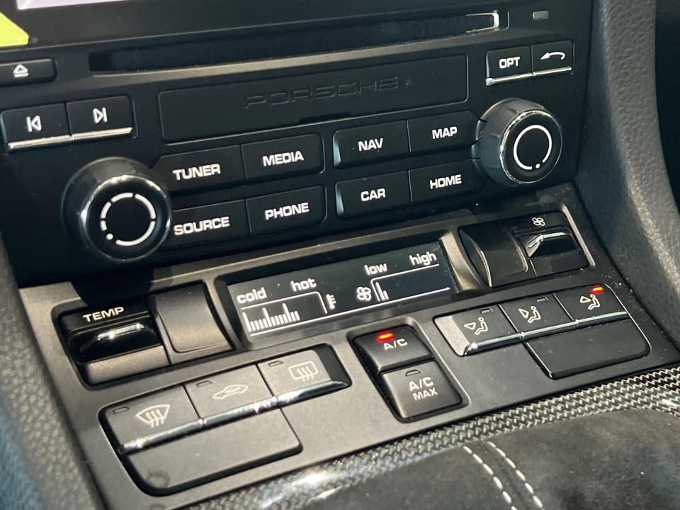 Porsche 718 Cayman GT4 - foto 13