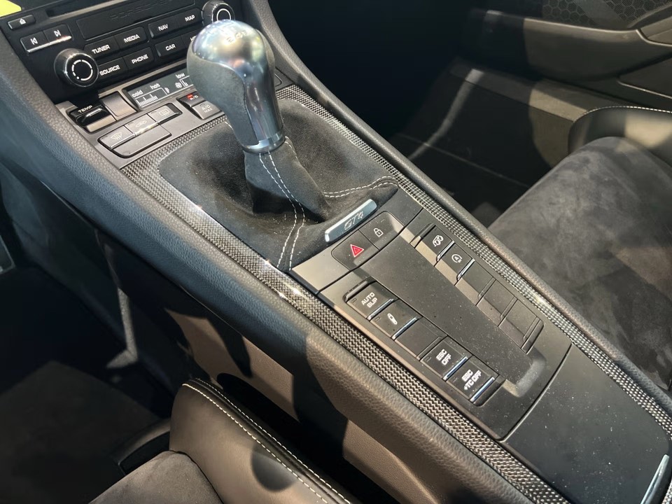 Porsche 718 Cayman GT4 - foto 12