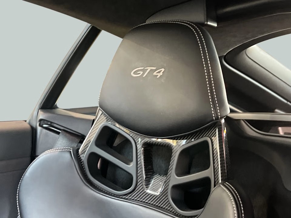 Porsche 718 Cayman GT4 - foto 17