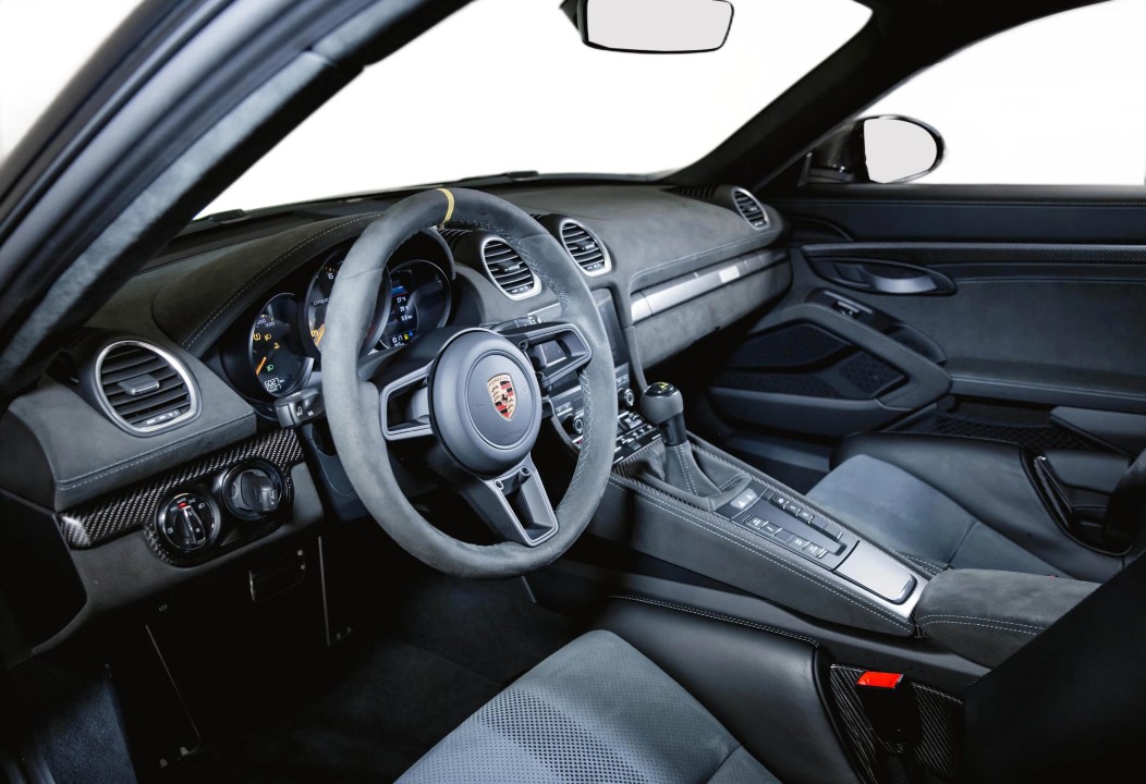 Porsche 718 Cayman GT4 RS - foto 6