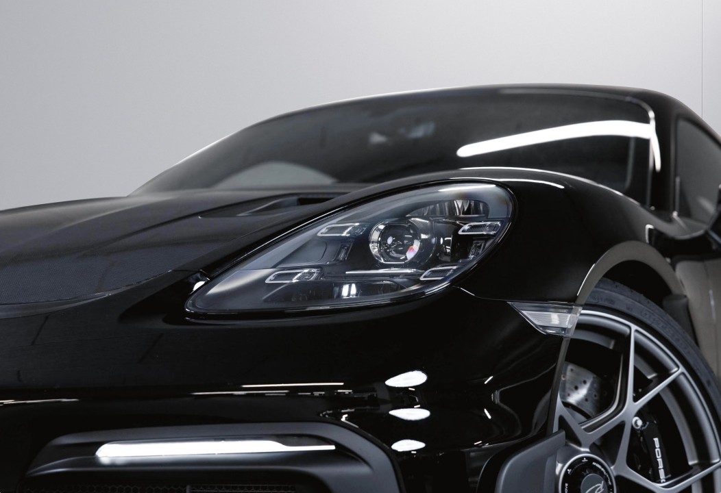 Porsche 718 Cayman GT4 RS - foto 31