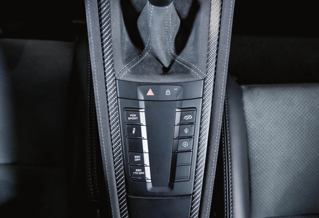 Porsche 718 Cayman GT4 RS - foto 11