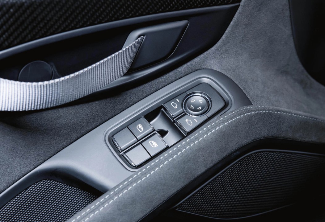 Porsche 718 Cayman GT4 RS - foto 23