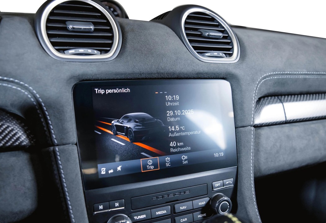 Porsche 718 Cayman GT4 RS - foto 18