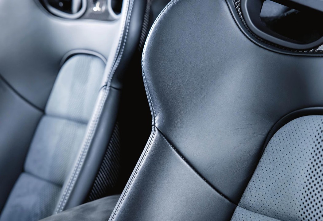 Porsche 718 Cayman GT4 RS - foto 15