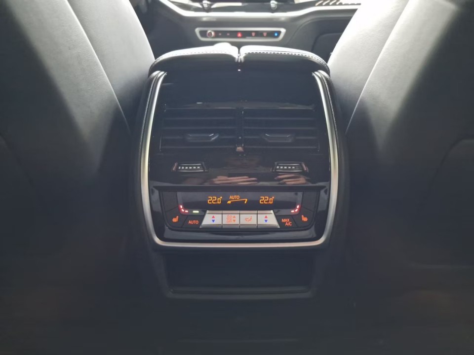 BMW X6 M Competition - foto 9