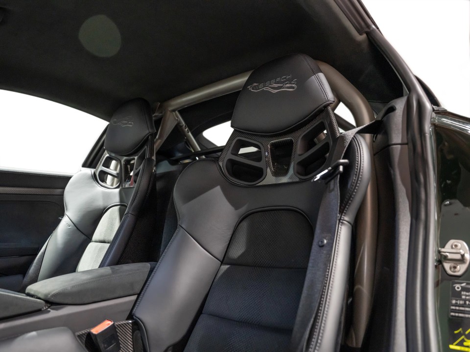 Porsche 718 Cayman GT4 RS - foto 11