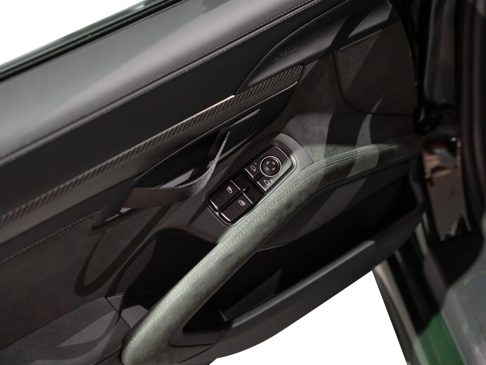 Porsche 718 Cayman GT4 RS - foto 20