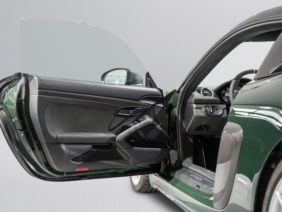 Porsche 718 Cayman GT4 RS - foto 19