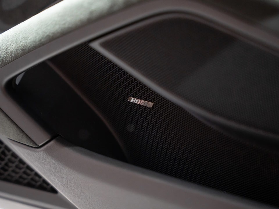 Porsche 718 Cayman GT4 RS - foto 17