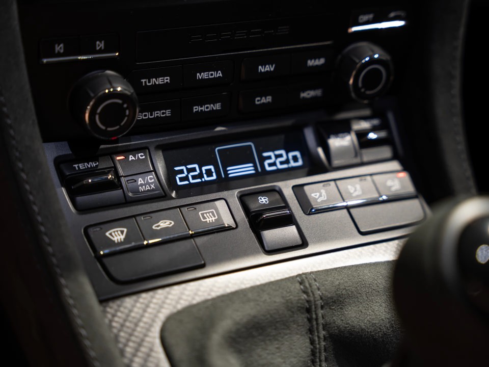 Porsche 718 Cayman GT4 RS - foto 15