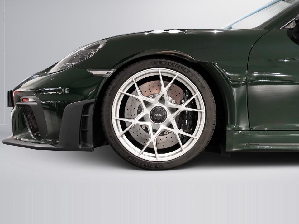 Porsche 718 Cayman GT4 RS - foto 27