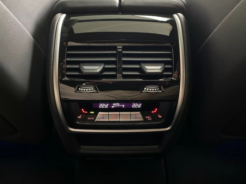 BMW X6 M Competition - foto 11