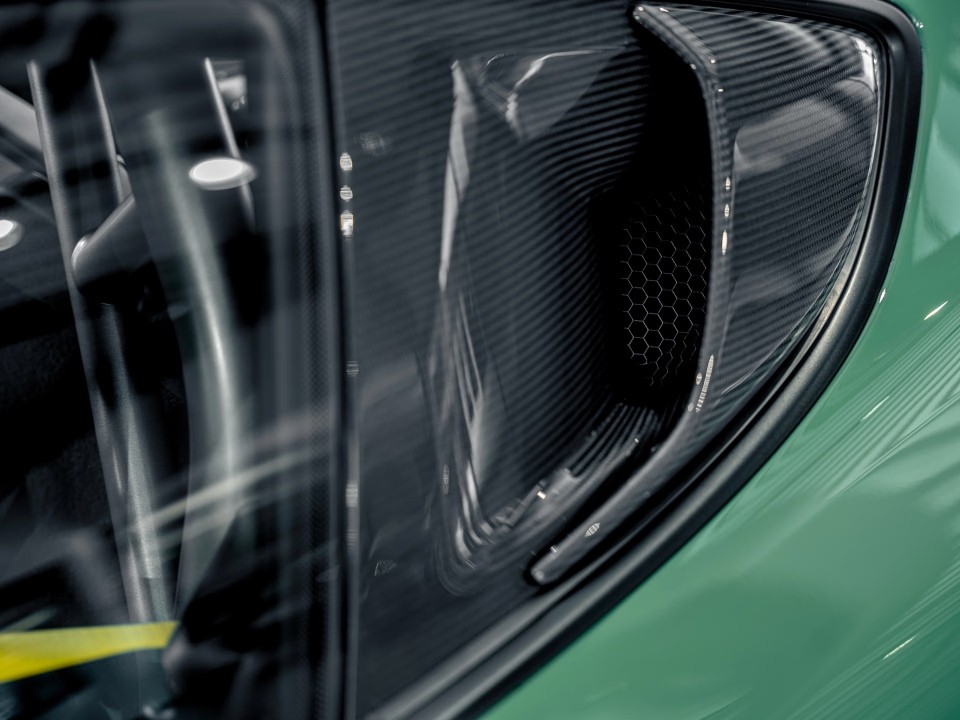 Porsche 718 Cayman GT4 RS - foto 21